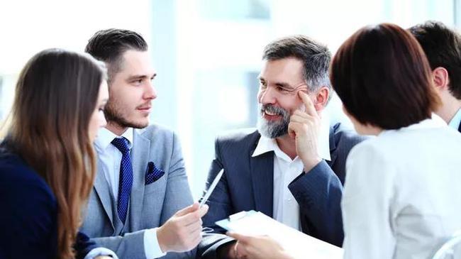 |领导会夸奖你的工作，而不会特别提到