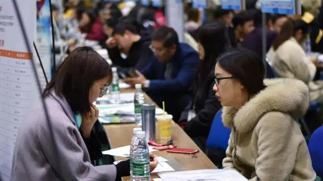 |职场中，我们都希望让领导为自己提供更多的帮助