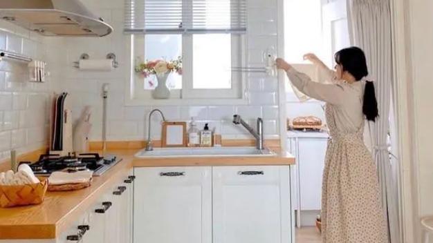 韩国90后小夫妻，为断舍离做到“家徒四壁”，房子越住越舒适