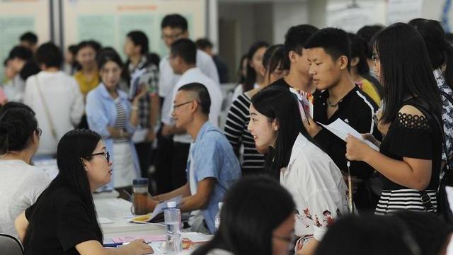 职场新人|“新职业”悄然兴起，这三类岗位虽名声不大，收入却不逊色公务员