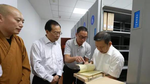 求职简历|各地不少寺院公开招聘，月薪大约1万还是双休，专科生也有机会