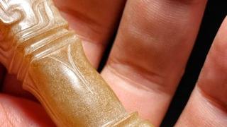 翡翠|明以前 和田玉籽料 白玉受沁 玉神人 柄形器 把件