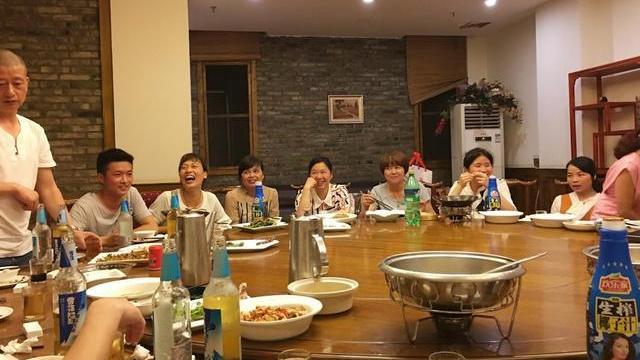 聚餐|与领导聚餐敬酒时，学会这3句术语，让你在职场中更加如鱼得水