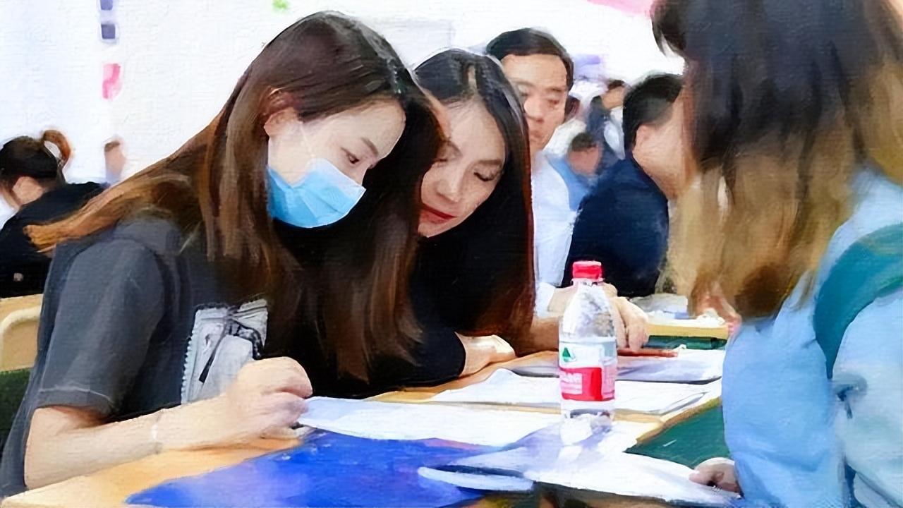 自动驾驶|为什么父母对公务员“铁饭碗”的优越，总是念念不忘？