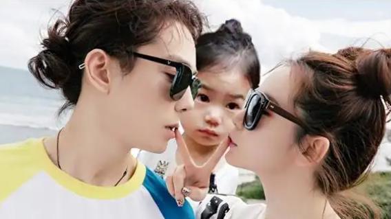 戚薇|富婆戚薇：因一瓶香水让何炅道歉，后直播卖假货拒不认错宣布退圈