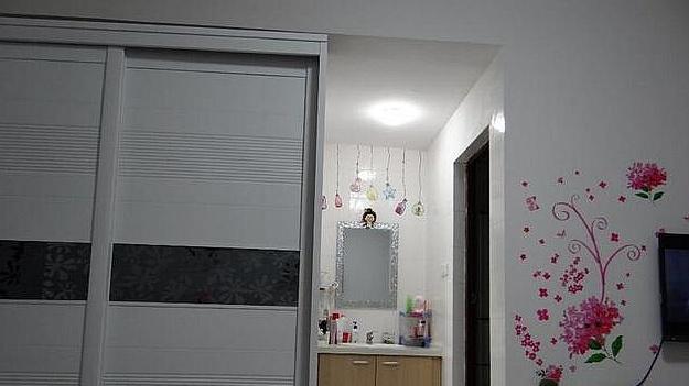 卧室|晒晒46平的公租房，连卧室都没有，床直接放客厅！你见过吗