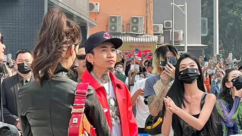 马思唯|离谱！马思唯和易梦玲登上热搜第一！但居然有网友喷马思唯配不上！