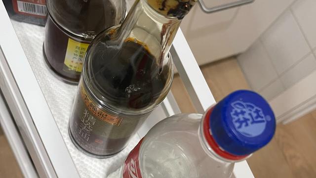 我妈第一次进我家厨房被感动到！直夸：原来闺女这么会过日子