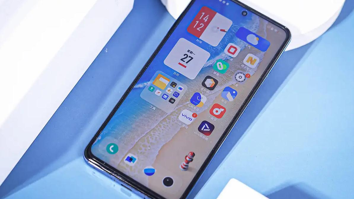 液晶显示器|LCD屏旗舰开启清仓模式，144Hz高刷+5000万三摄，降至1549元