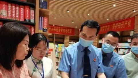 开始出手整治了！广西全州责令下架毒教材，网友呼吁：全国跟进