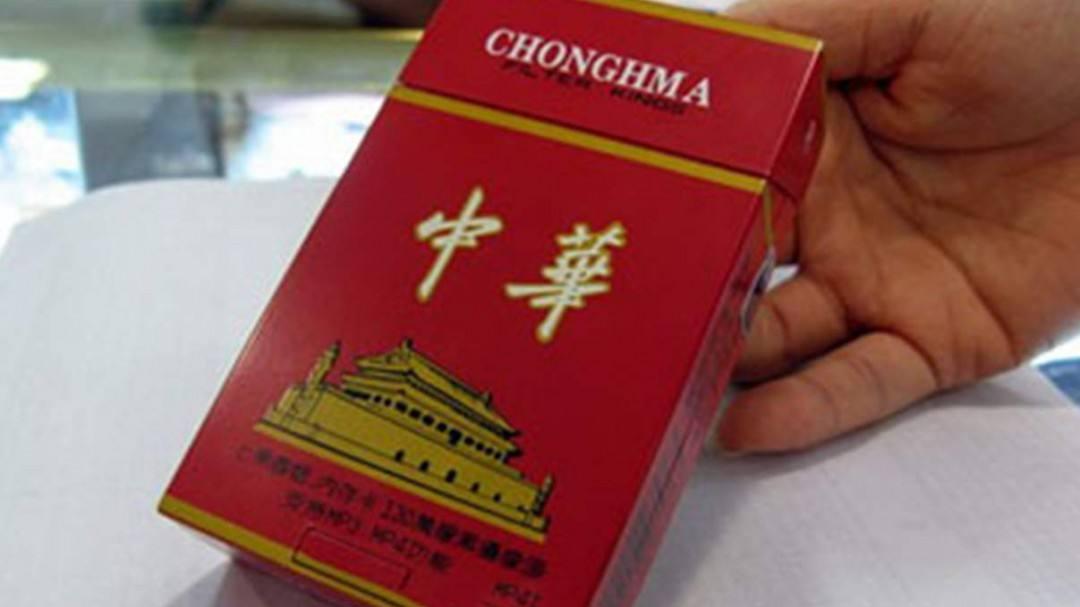 广东惠州，男子为父亲办60大寿时，先在一家烟酒店购买了6条软装华子香烟