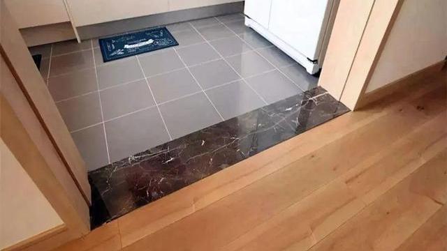 装修时坚持不用门槛石，三年后朋友都以为我后悔了，我反而很庆幸