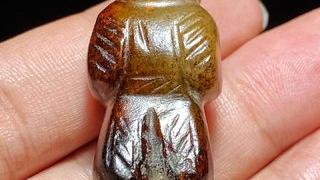 和田玉籽料|汉 和田玉籽料 沁色 玉贵人 挂件 把件