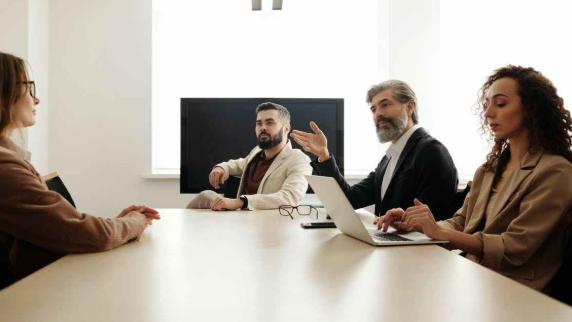 |在职场，除了领导，其实下属也可以把职场玩的很有意思