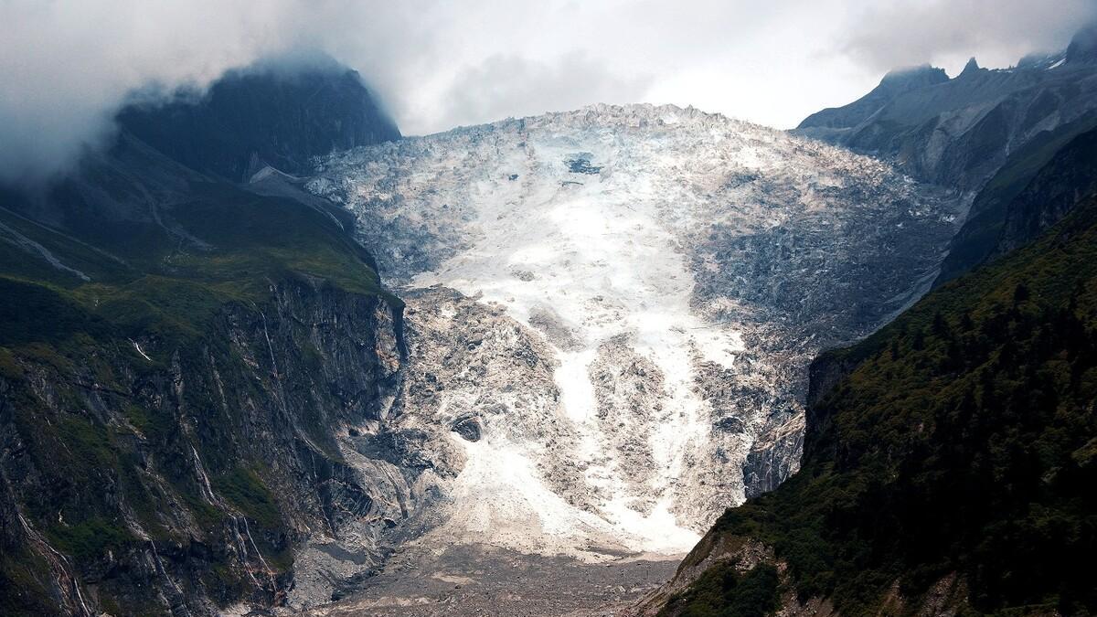 |温泉与冰川共存，海螺沟，冰火两重天的胜景