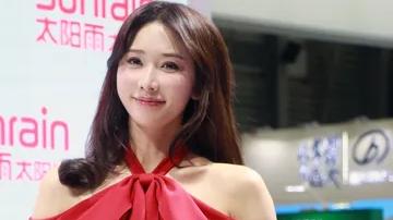 林志玲|婚后的林志玲更加撩人了！穿红色连衣裙尽显凹凸感，不像奔五的人