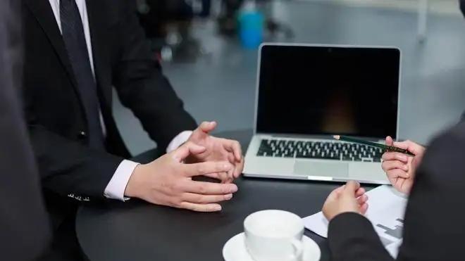 |职场中经常被同事欺负？四招教你轻松反击！