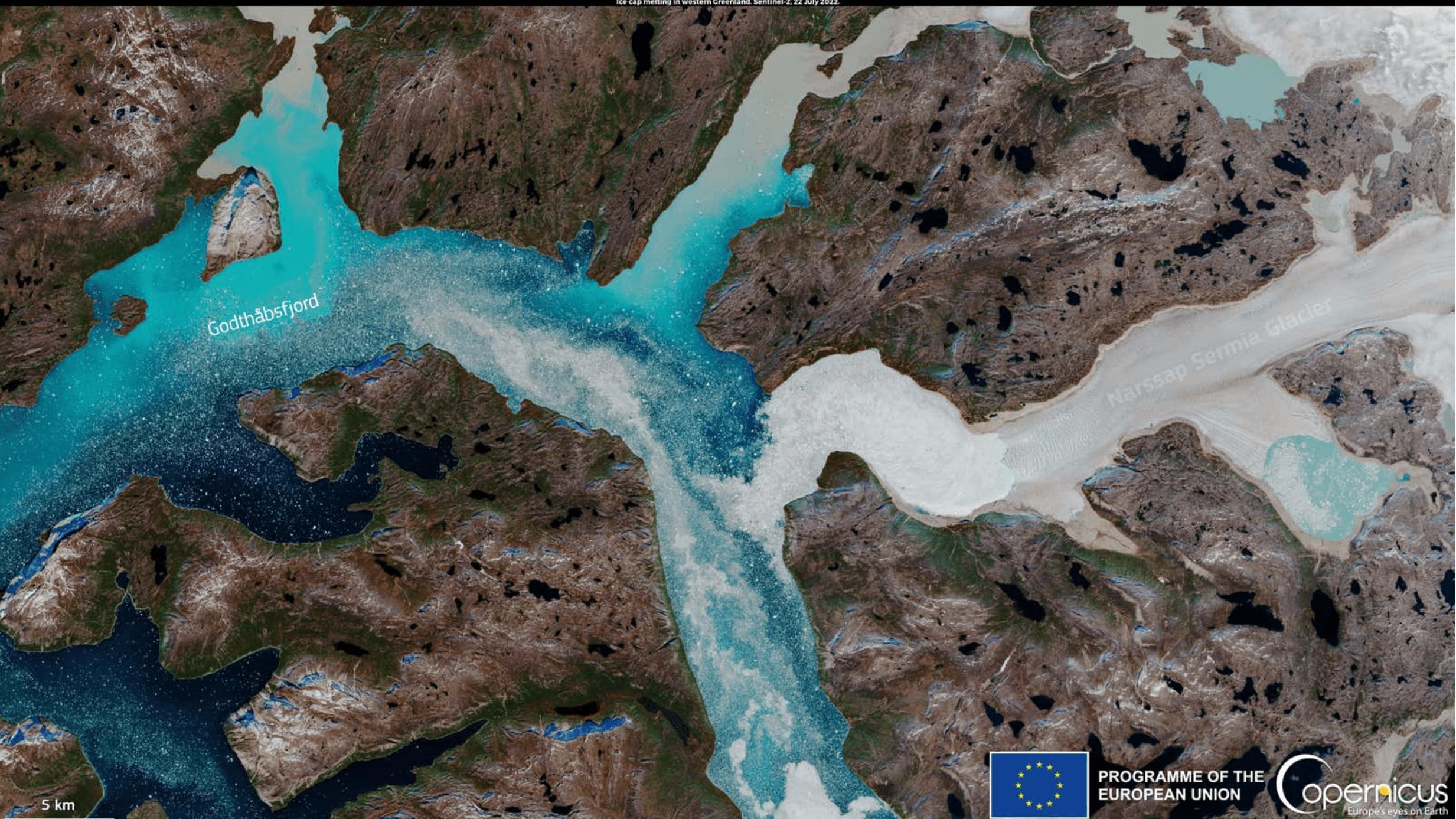 一幅引人注目的卫星图像显示出格陵兰岛发生重大崩溃