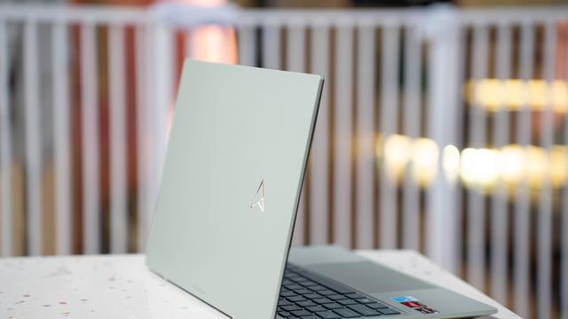 摄像头|轻薄本也有高能表现？超强核显+高速LPDDR5，灵耀X 13成双11爆款