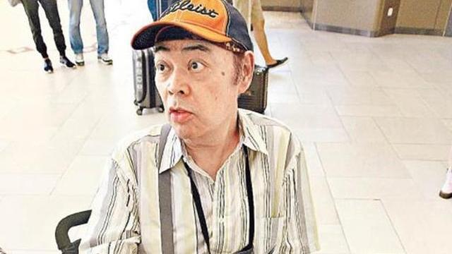 张伟文|知名歌手坐轮椅仍开唱，却遭女星嘲讽惨不忍睹