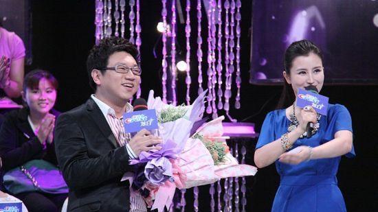 伏玟晓|35岁伏玟晓不堪网暴，“三无”单亲妈妈誓做美丽博主，不成功退网