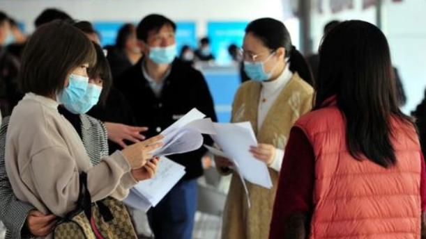 大学生|大学生找工作的“怪现象”，月薪3000竞争激烈，月薪1万无人问津