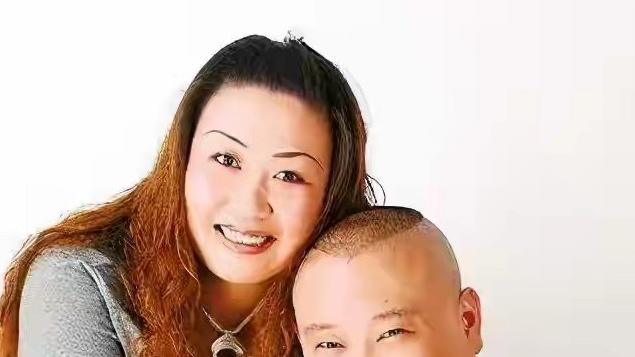 穿衣搭配 郭德纲儿子怎么胖成这样！7岁体格直追他，妻子拎7万包像农村阿姨