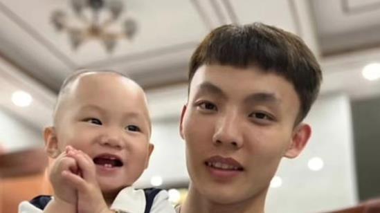 徐杰|徐杰姐姐罕见亮相！姐弟俩俊俏十足长相神似，如今当老师教书育人