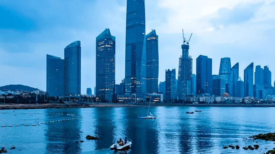 |这座宜居Top1的海滨老城，一到夏天，就美得让人欲罢不能