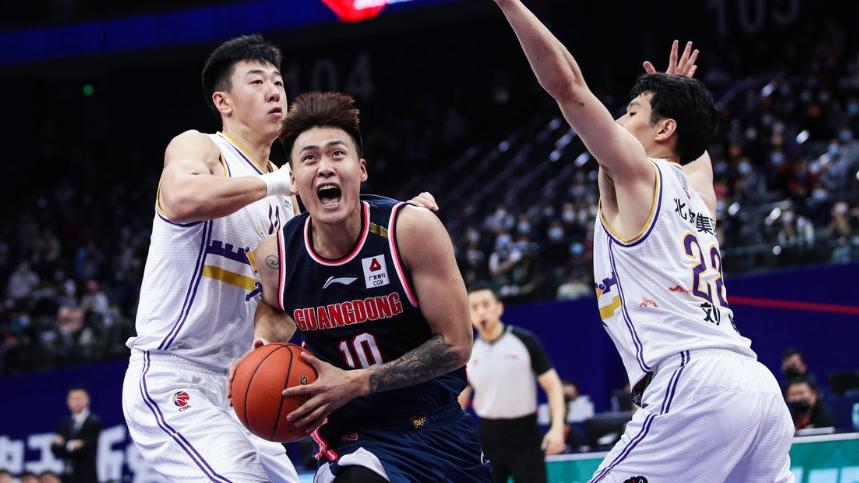 上海男篮酝酿大交易！李春江顶薪瞄准赵睿，全力打造冲冠豪阵
