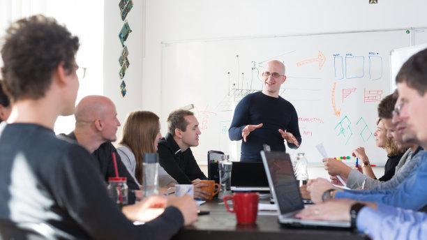 |职场上，你要会讲话，不要怕“说错话”