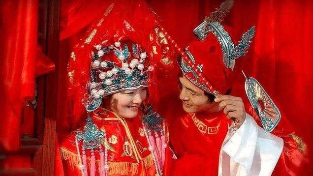 清朝奇案：新婚夜，新郎失踪，新娘死，几日后再验新娘变成白发翁