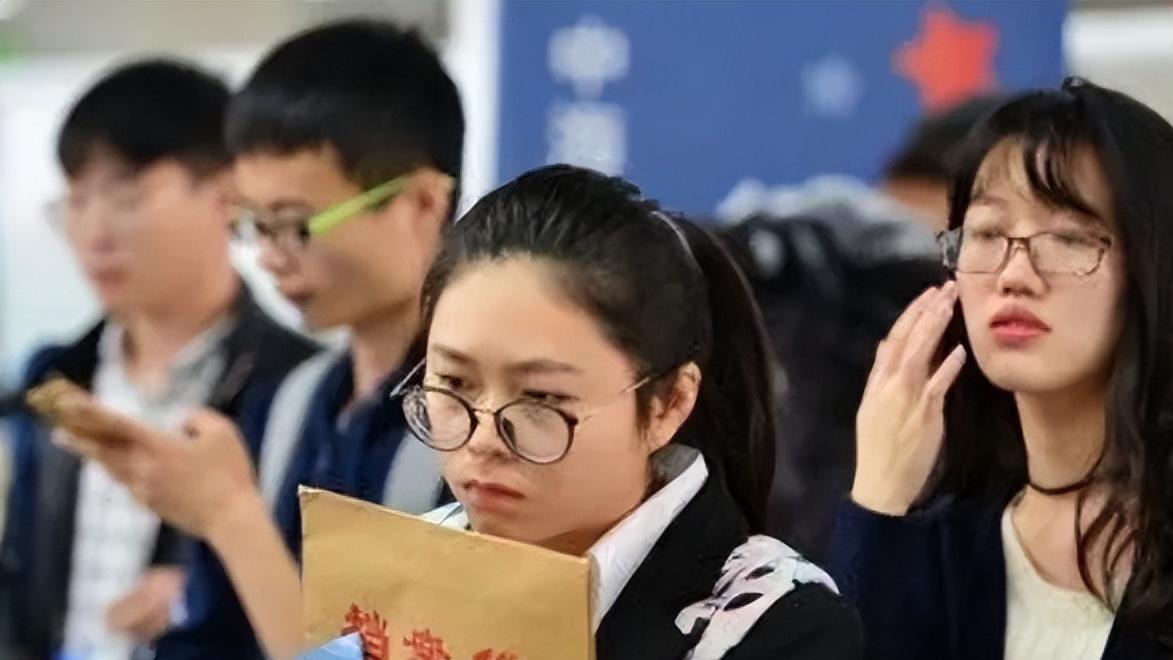 求职|实习生月薪9000，因不会用word被公司辞退，领导：他连中专都不是