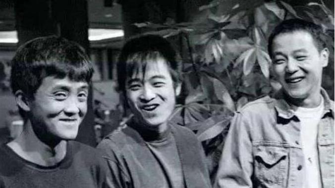 何勇|因调侃劳模被封杀，患精神病当街捅人，昔日摇滚巨星成囚犯