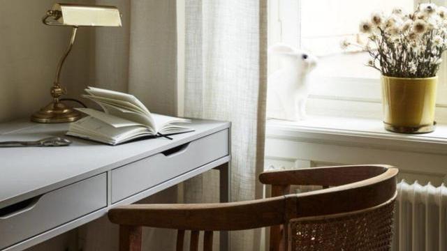 从暖色调的视觉看这个北欧公寓，一人住生活静好，美得不像样