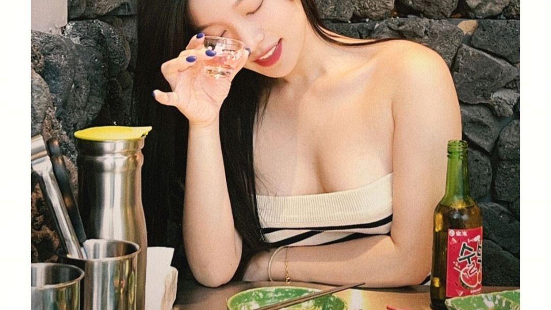 连衣裙|职场人际套路多，别傻了，在这世上，其实没谁在乎你的委屈