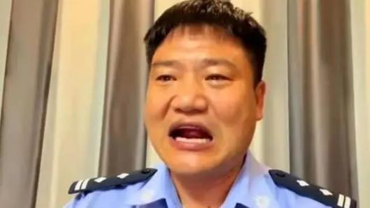 |网红老陈直播间诉苦，直言月收入2万多，比不上18线小网红