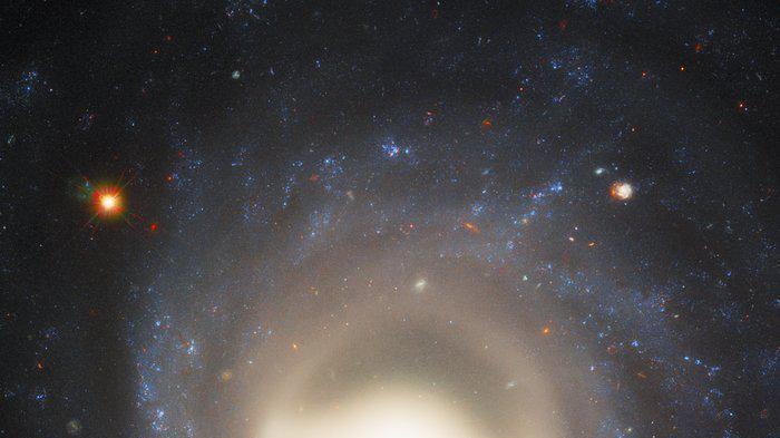 弗雷德·霍伊尔提出的“稳恒态宇宙模型”为什么会遭到摒弃？