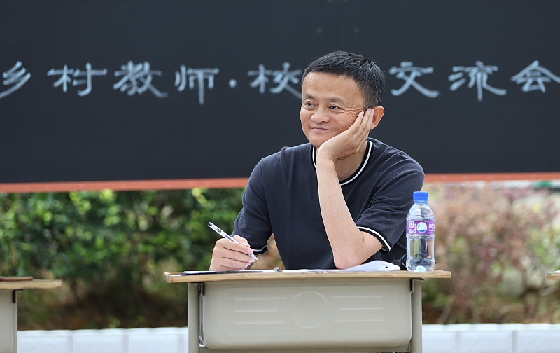 智能手表|有机会的何止华为！又一美企效仿苹果，马云该早做准备了