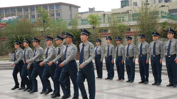 保安|保安越来越难招，就算给中老年人加薪也不愿做？背后原因很简单