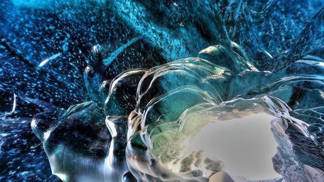 水在2000℃高温下竟可以结冰？水其实还有第20种形态：冰十八