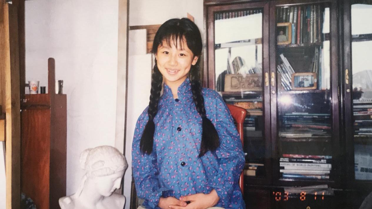 口红 终于不用当陪衬，杨紫上综艺穿短裙扎双马尾扮嫩，大长腿惊艳到人