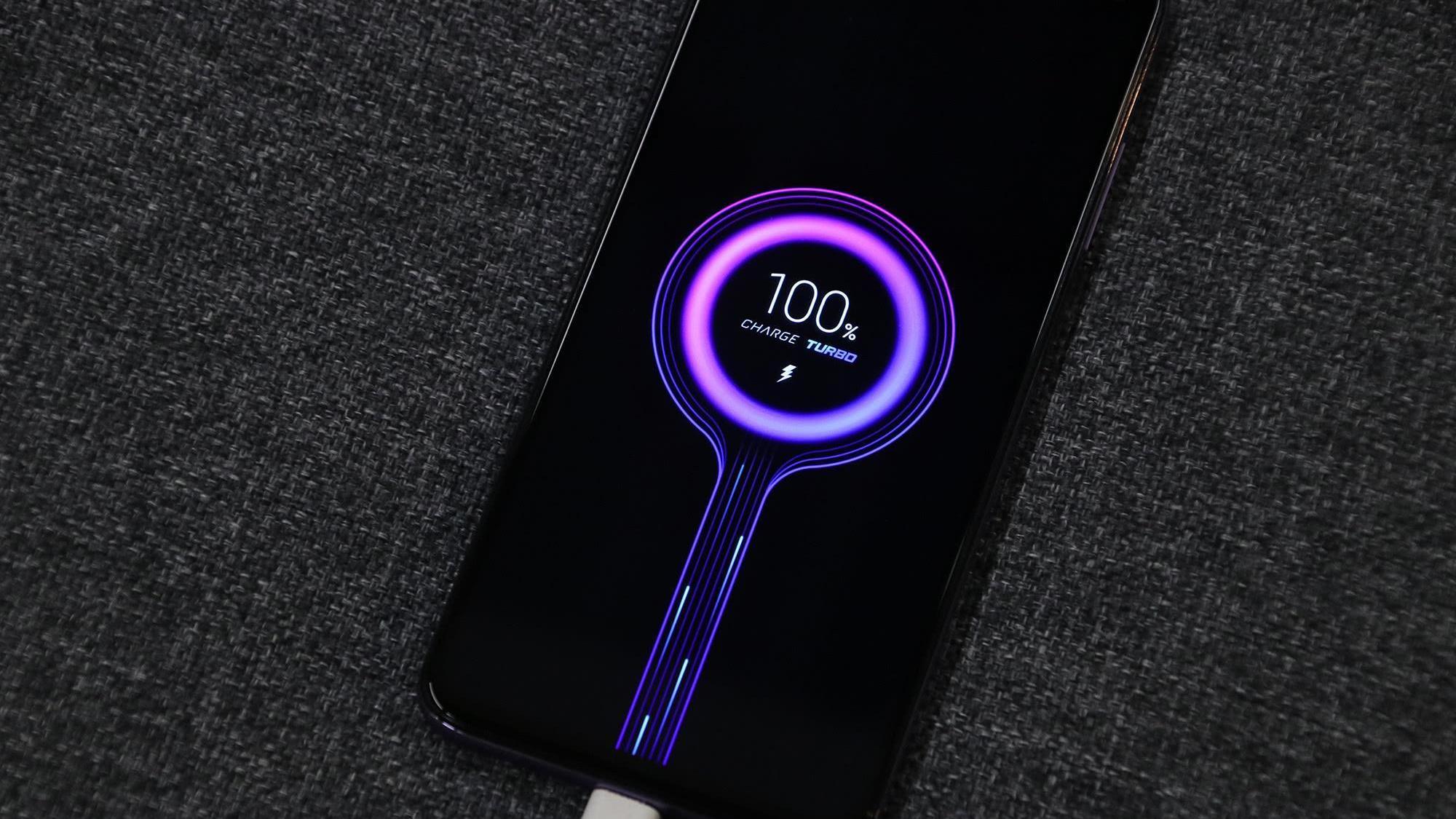 电池|12分钟充满，160W快充来了！充电速度被打破，首发品牌意外