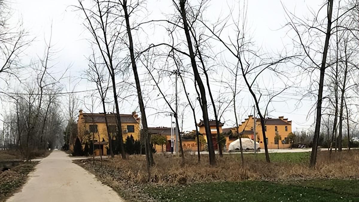 通缉犯“红桃五”：逃亡16年成寺庙主持，被抓后搜出60万