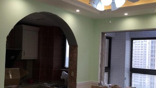 只是在客厅砌了堵墙，亲戚都骂我傻，完工后个个都被打脸了！