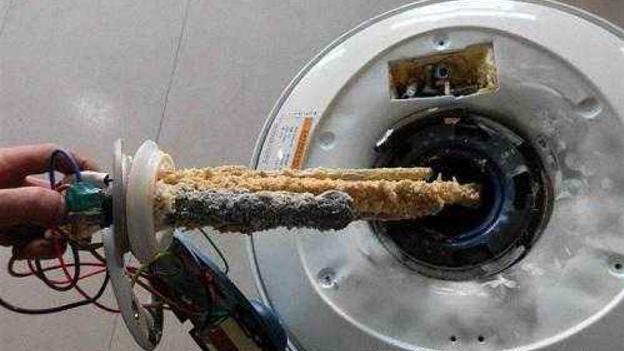 热水器长期不清理水比马桶还脏？老师傅教一招，干净的像纯净水！