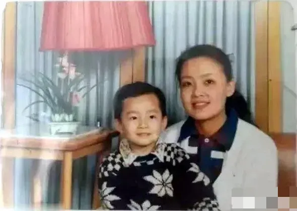 汪小菲|果然，骨子里的“教养”是装不出来的！