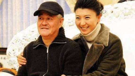 闫学晶|“二人转皇后”闫学晶：亲手拔掉父亲氧气管，今48岁仍在内疚懊悔