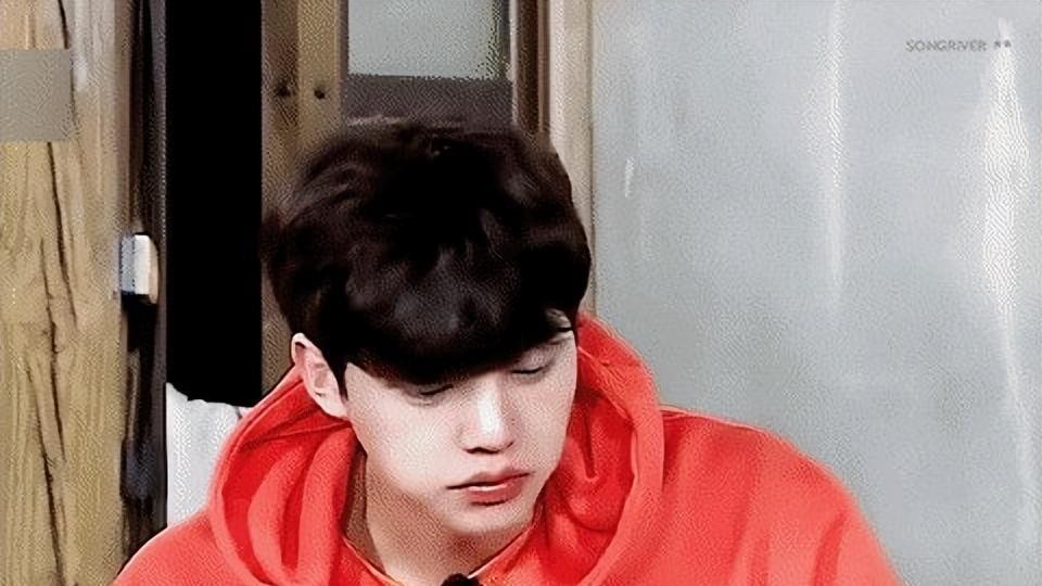 |日网票选最令人惊讶能双手并用的韩国男星TOP5，左撇子右手也灵巧