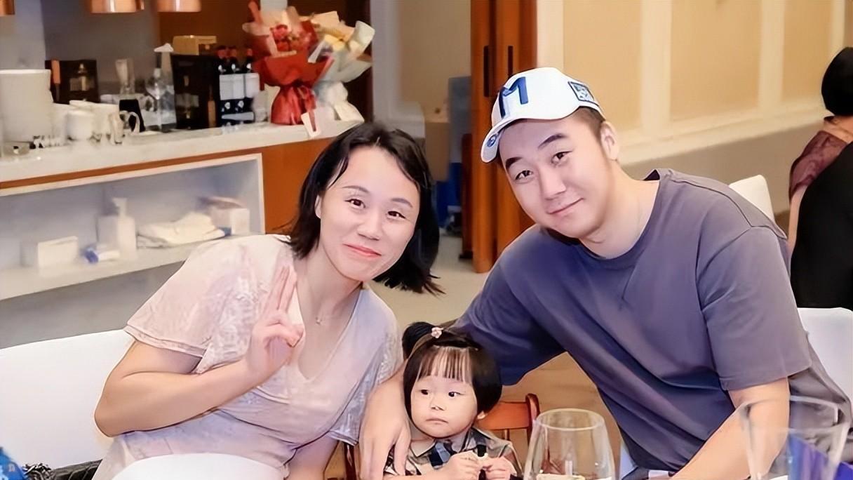 赵芸蕾|36岁的赵芸蕾太幸福！老公宠爱又当官，网友：前男友张楠后悔吗